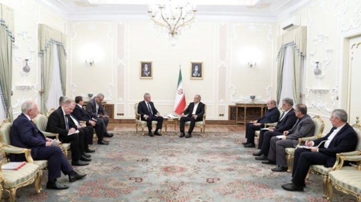 Iranul și Rusia își întăresc cooperarea, în timp ce Iranul se pregătește să atace Israelul. Ce a discutat Masoud Pezehskian cu Sergei Shoigu