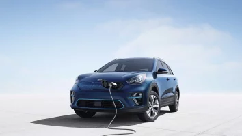 Canada dublează taxele pe vehiculele electrice din China. Cum este afectată industria auto