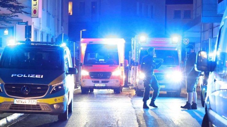 Un bărbat a înjunghiat mortal trei persoane la un festival din Germania. Poliția îl caută pe atacator