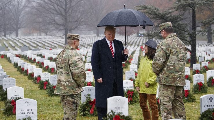 Trump își face campanie electorală în cel mai mare cimitir din SUA. Cum arată sondajele