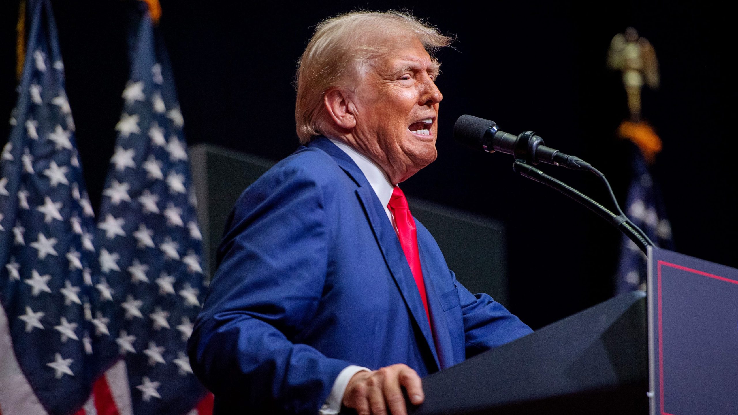 Serviciile secrete americane: Iranul e de vină pentru atacurile cibernetice asupra campaniilor lui Trump și Biden-Harris