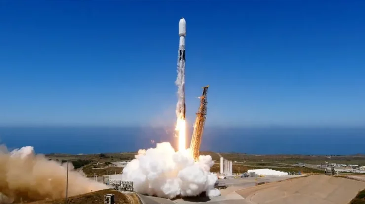 Armata britanică a lansat satelitul Tyche, primul său dedicat imagisticii Pământului. Scopul este sporirea puterii imaginii