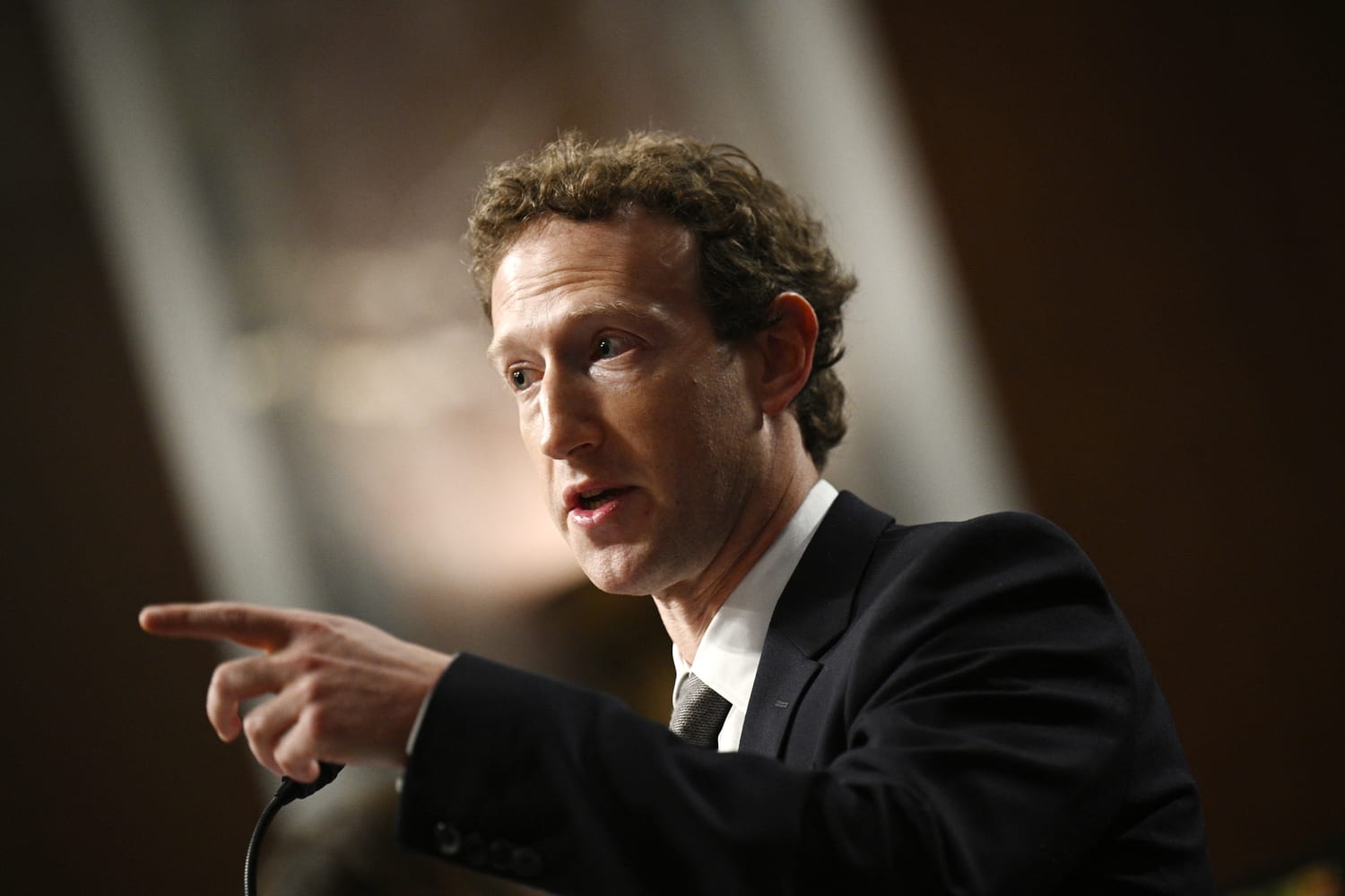 De ce a decis Zuckerberg să rupă tăcerea despre Administrația Biden? CEO-ul Meta a fost forțat să șteargă milioane de postări în timpul pandemiei de COVID