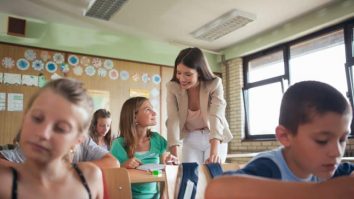 Școlile din România pot angaja psihologi. Profesor: „Școala nu poate să devină un cabinet psihologic”