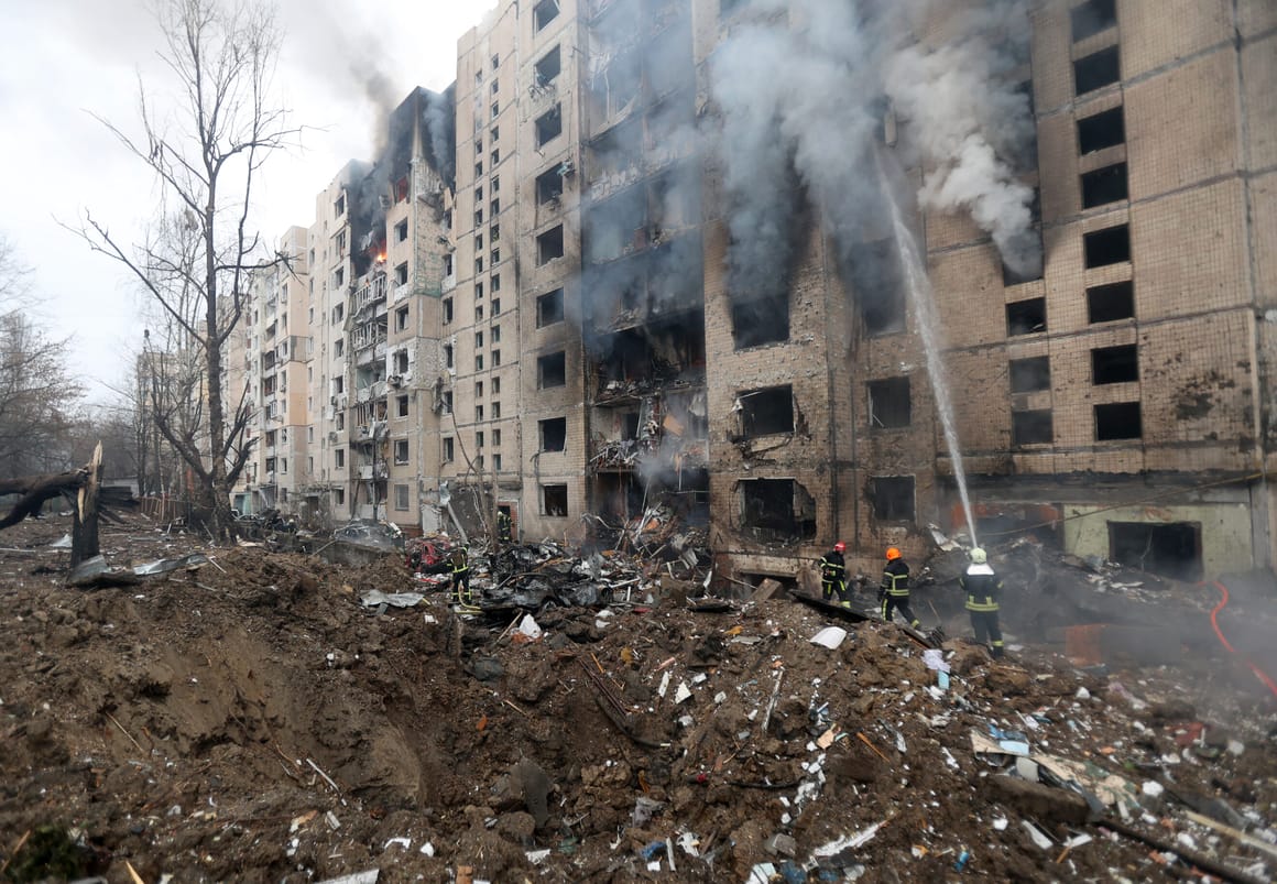 Șase oameni au fost uciși în cel mai mare atac aerian rusesc asupra Ucrainei