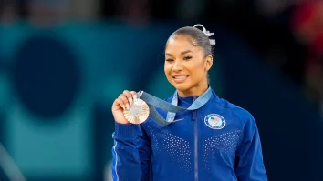 Federaţia Americană de Gimnastică a prezentat dovezi video care ar demonstra că Jordan Chiles ar trebui să păstreze medalia de bronz