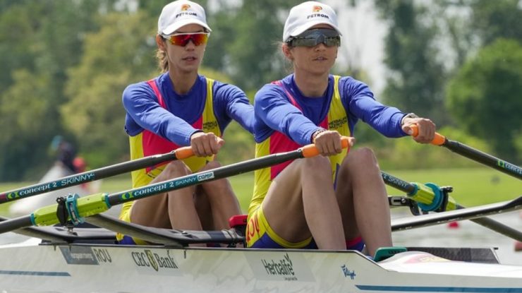 Echipajul român de dublu vâsle categoria uşoară, alcătuit din Ionela Cozmiuc şi Gianina van Groningen, a câştigat medaliile de argint