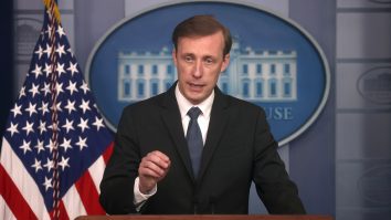 SUA sancționează China și țările care susțin războiul lui Putin în Ucraina. Jake Sullivan merge la Beijing pentru discuții