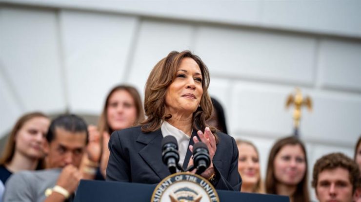Kamala Harris a fost de acord cu regulile viitoarei dezbateri cu Donald Trump, inclusiv dezactivarea microfoanelor