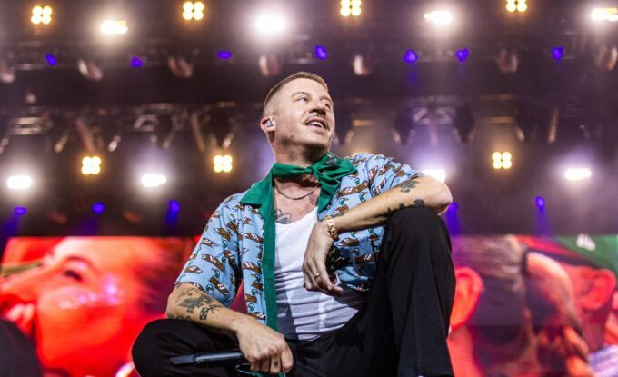 Macklemore și-a anulat concertul din Dubai din cauza presupusului rol al țării în conflictul mortal din Sudan