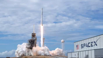 Elon Musk duce civilii peste Polii Terrei. Ce a anunțat compania SpaceX