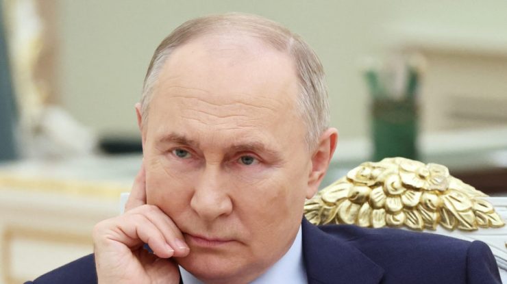 Putin i-a cerut lui Khamenei ca atacul Iranului asupra Israelului să fie „restrâns”