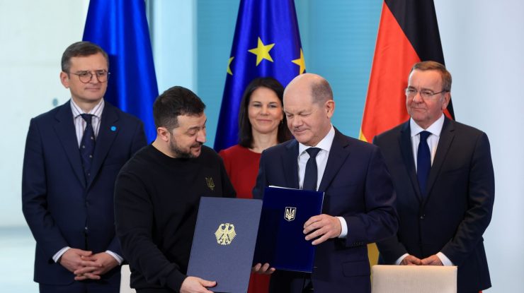 AFP: Germania intenționează să reducă la jumătate ajutorul militar pentru Ucraina