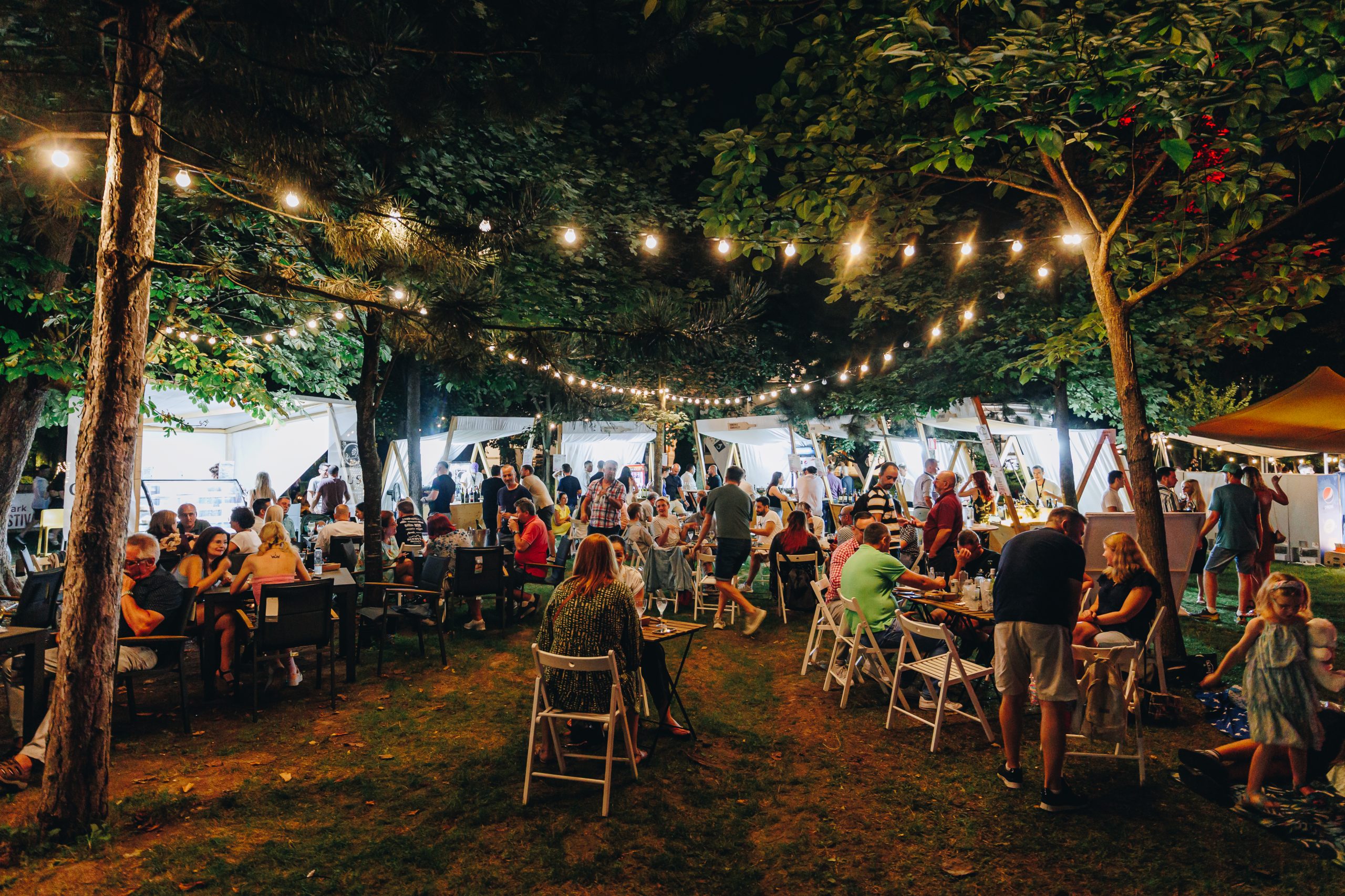 La final de vară, Clujul se transformă într-un tărâm al vinului. Ce te așteaptă în acest weekend la Central Park Wine Festival