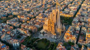 Barcelona ia măsuri pentru a reduce supraturismul. Primarul orașului anunță că vrea să interzică Airbnb-urile până în 2028