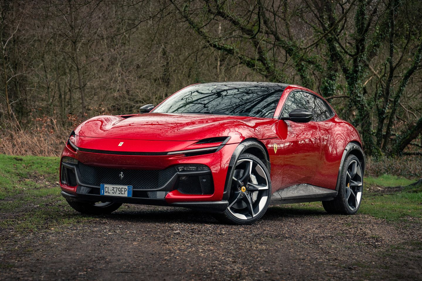 Ferrari lansează un nou model de mașină. Cum arată Purosangue