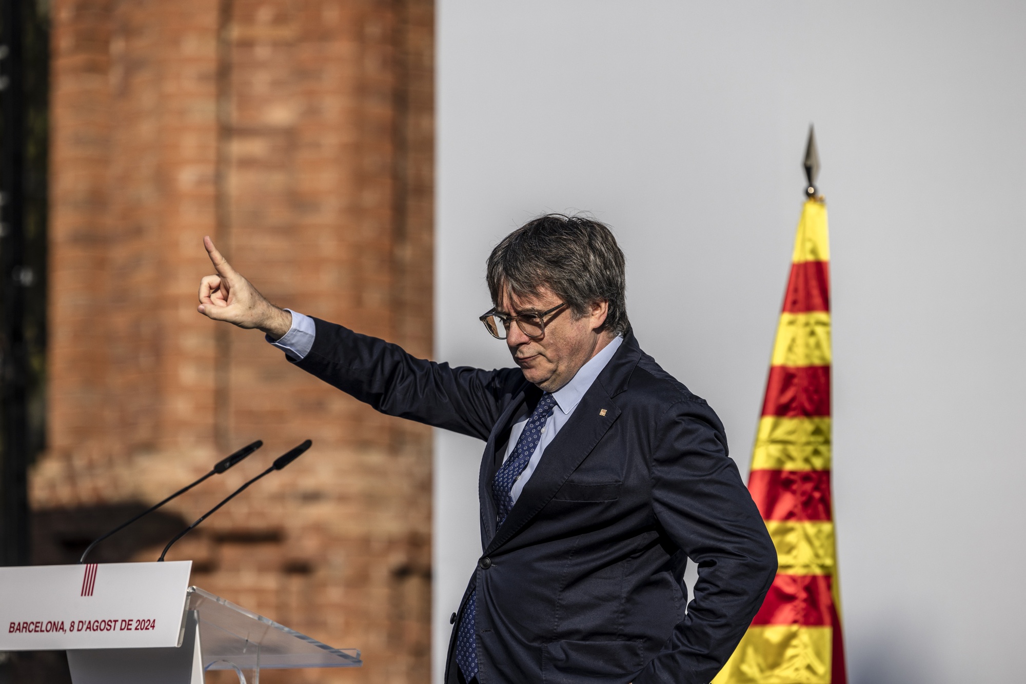 Poliția catalană este luată peste picior după ce Carles Puigdemont a scăpat din nou. Ce meme-uri au postat spaniolii pe rețelele sociale