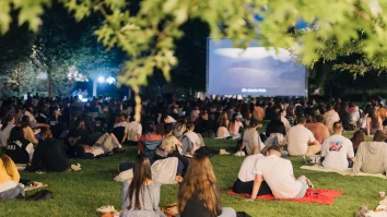 Ce faci în weekend? Dacă ești la Cluj și nu participi la UNTOLD, poți merge la proiecția Wonka în Iulius Parc