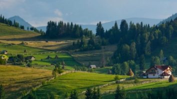 La Vatra Dornei se desfășoară Tabăra Adolescenților Curajoși. Ce activități pot face tinerii