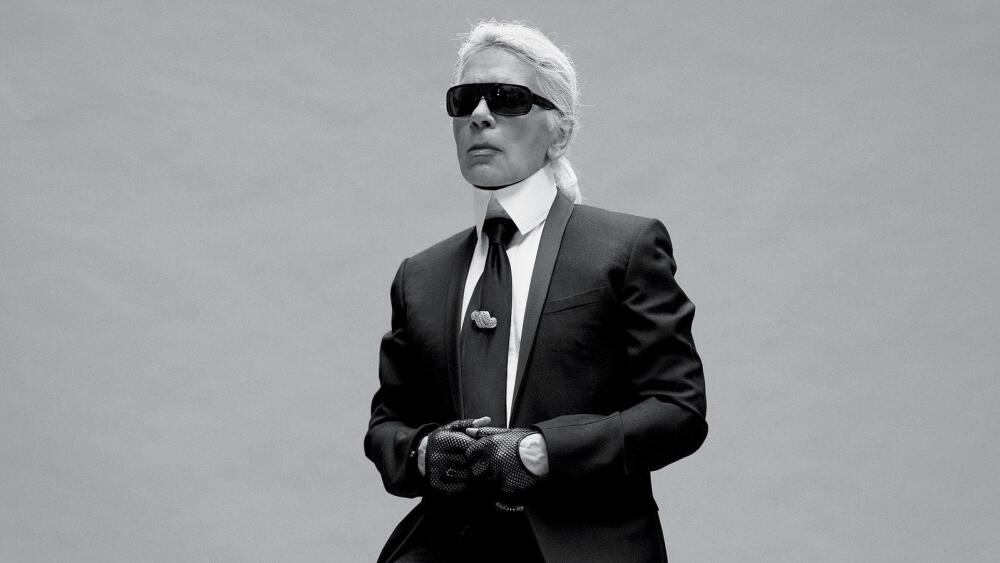 Muzeul Luvru face expoziție dedicate modei. Descoperi creații Karl Lagerfeld, Paco Rabanne și Dolce&Gabbana