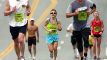 Femeile îi pot întrece pe bărbați în anumite competiții sportive. Unde pot avea avantaj