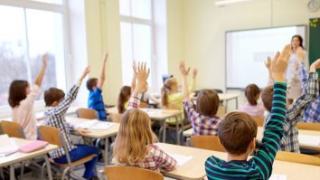 Noul regulament școlar vine cu schimbări pentru elevi. Președinte CNE: „O notă la purtare pe fiecare modul ar putea fi mai benefică”