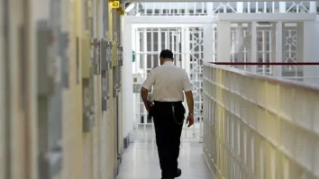 Judecătorii din UK sunt sfătuiți să nu mai trimită infractori la pușcărie: „Încercați să nu îi încarcerați în următoarele câteva săptămâni”