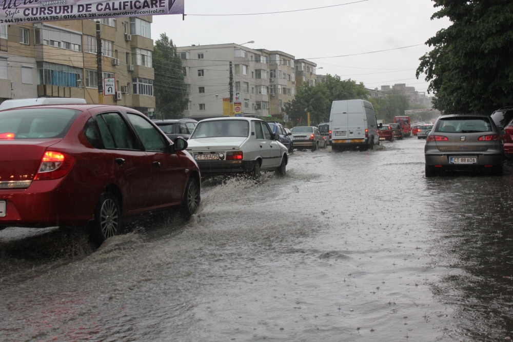 Ploile au făcut ravagii în județul Constanța. La ce temperaturi să te aștepți în ultimul weekend de vară