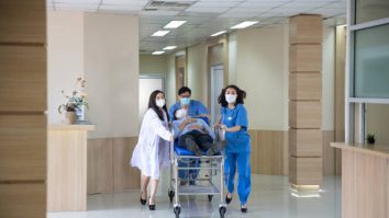 România duce lipsă de asolvenți de școli de asistenți medicali. Adrian Marinescu: „Job-ul este unul greu, care prespune un efort și atunci mulți aleg calea mai simplă”