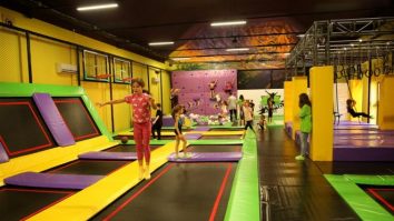 Unde îți duci copilul în această minivacanță de Sf. Maria? La Jumping House în Cluj găsești un centru de distracție dedicat celor mici