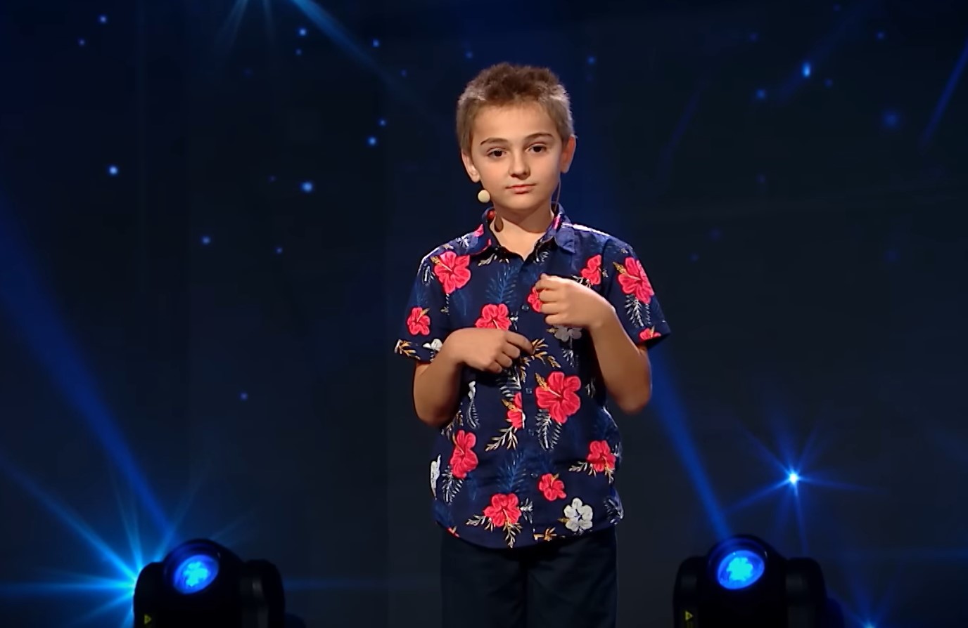 Povestea lui Karlos Tănăsucă, băiatul de 10 ani din Iași care uimește întreaga țară cu abilitățile sale matematice extraordinare