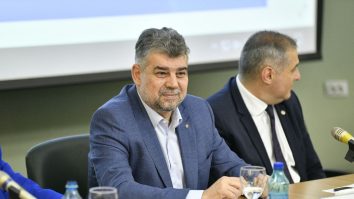 Ciolacu îl ia peste picior pe Ciucă. Cât costă panourile de campanie cu care președintele PNL a umplut țara