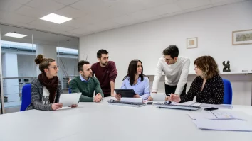 Românii se tem să pornească startup-uri. Antreprenor: „Cei care sunt antreprenori sunt priviți cu suspiciune de către mediul politic și fiscalitate”