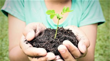 UNESCO lansează inițiative pentru a integra sustenabilitatea în Educație. 70% dintre tineri nu știu să explice noțiunea de „schimbări climatice”