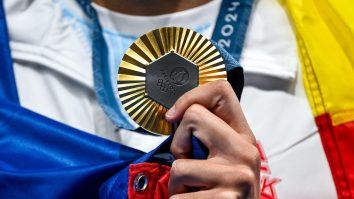 Ce primesc sportivii medaliați la Jocurile Olimpice? Ion Țiriac le-a promis celor care au luat aur câte o mașină de 50.000 de euro