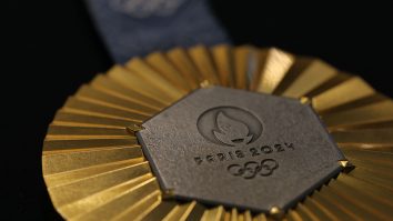 România se află pe poziţia a 14-a în clasamentul pe naţiuni la Jocurile Olimpice