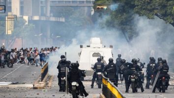Proteste de amploare în Venezuela. Opoziția acuză regimul de pierderea legitimității, în timp ce Maduro cere audite ale alegerilor