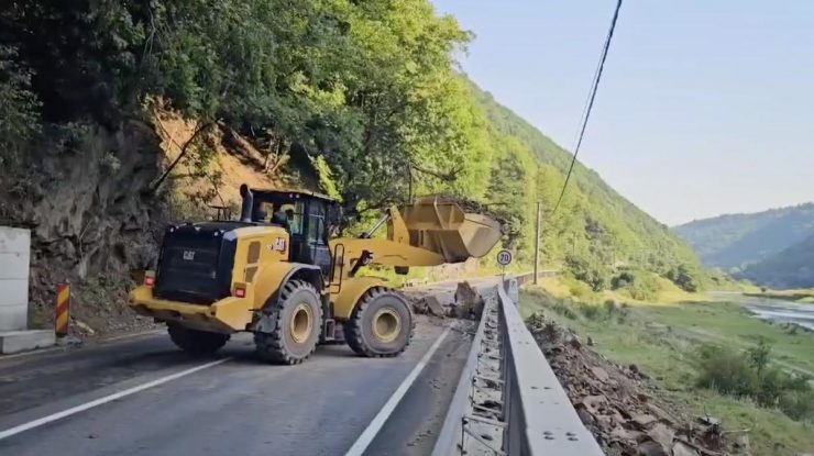 Circulaţia pe Valea Oltului se redeschide în această seară. Anunţul făcut de Sorin Grindeanu