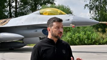 Piloții ucraineni au început să folosească avioanele F-16 în luptele din Ucraina. Ce impact au acestea în război