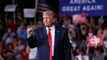 Etichetele de avertizare reușesc să combată dezinformarea. Ce efect au avut asupra susținătorilor lui Trump