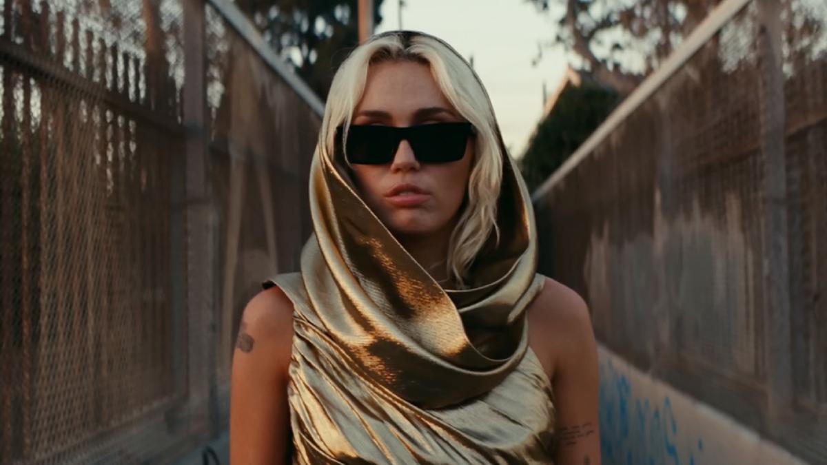 Miley Cyrus a fost dată în judecată pentru piesa „Flowers”. Artista este acuzată că a copiat melodia lui Bruno Mars