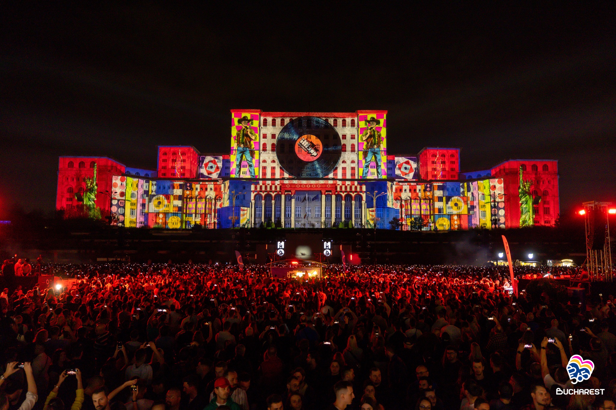 FOTO. Show-urile de Zilele Bucureștiului continuă. Azi în Piața Constituției cântă trupa Subcarpaţi