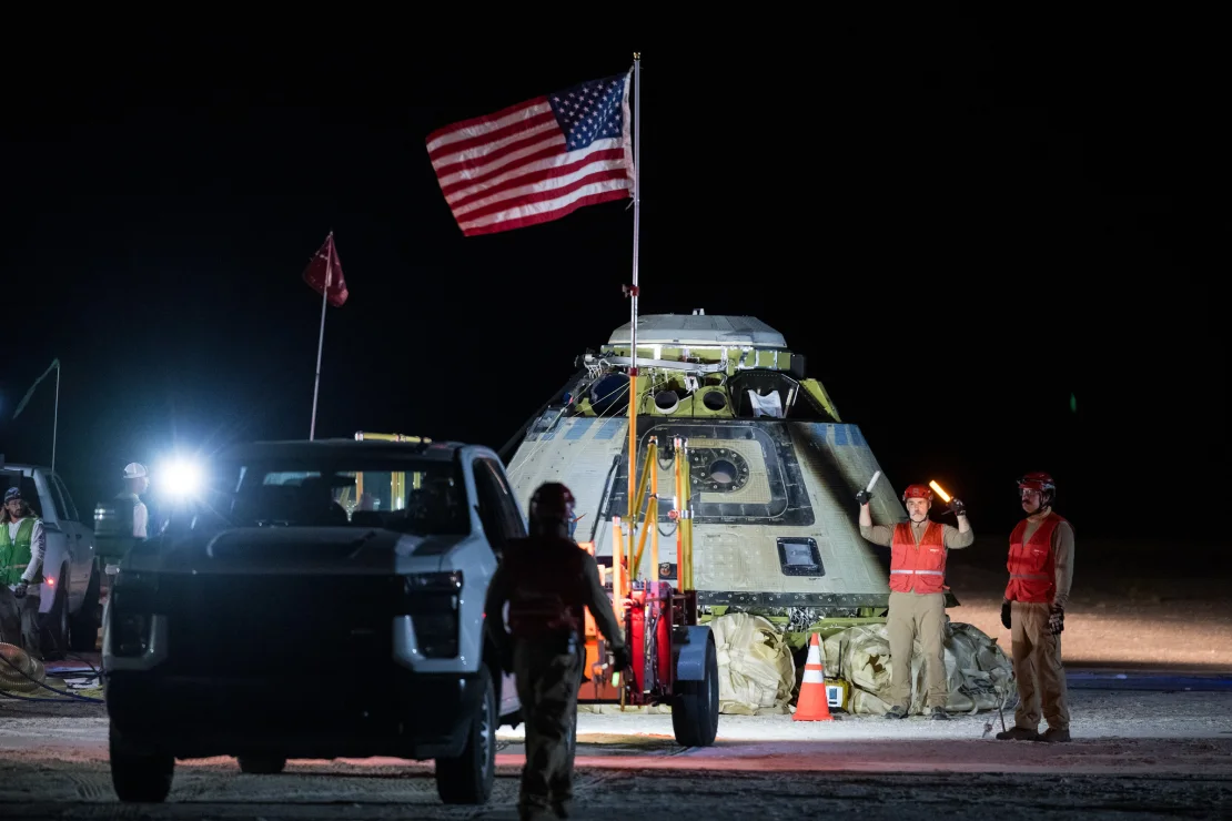 Boeing Starliner revine pe Pământ, dar fără astronauți