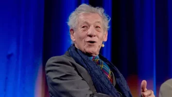 Ian McKellen își ia liber de la actorie până la sfârșitul anului după o căzătură pe scenă. „S-ar putea să mă întorc pentru a-l juca pe Gandalf”