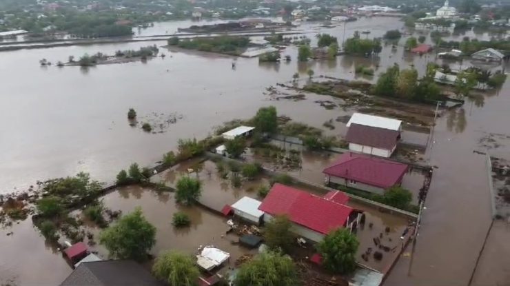 Ministrul Educației și secretarul de stat vizitează școlile afectate de inundații în județul Galați