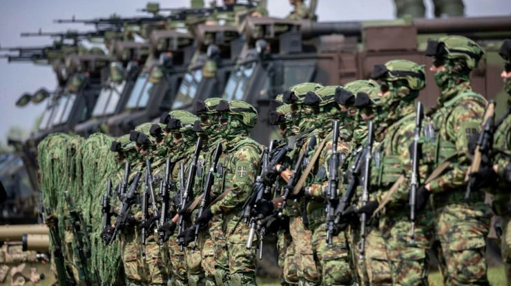 Serbia reintroduce serviciul militar obligatoriu din 2025. Vor fi 75 de zile de instruire pentru bărbați