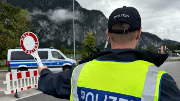 Germania reintroduce controale temporare la toate granițele terestre. Care sunt criticile