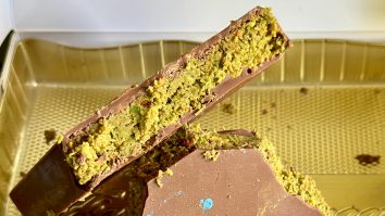 „Ciocolata Dubai” se mută de pe TikTok la tine în bucătărie. Cum pregătești acasă acest desert viral