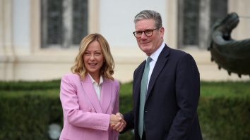 Giorgia Meloni afirmă că Starmer s-a arătat foarte interesat de acordul privind migrația în Albania. Regatul Unit va trimite 4 milioane de lire sterline