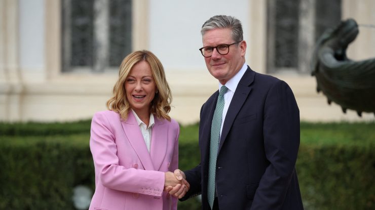 Giorgia Meloni afirmă că Starmer s-a arătat foarte interesat de acordul privind migrația în Albania. Regatul Unit va trimite 4 milioane de lire sterline